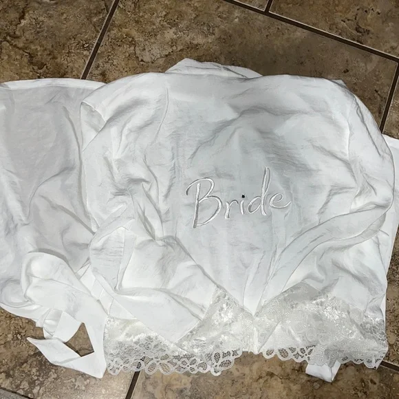 Bride Robe - Picture 1 of 1
